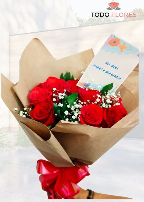 Bouquet Floral Orion,es más que un regalo, deatalle floral con doce Rosas del color de su preferencia para regalar a una  persona recordada. incluye envio.